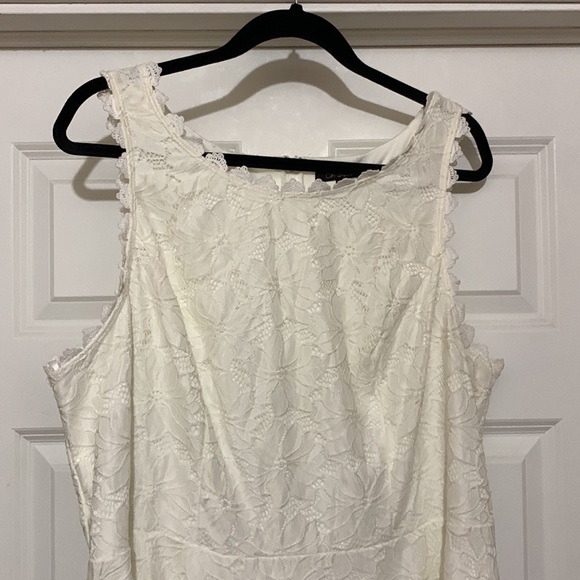City Studio- size 20 - Macy’s - cream floral lace dress. Fully lined - Picture 5 of 5
